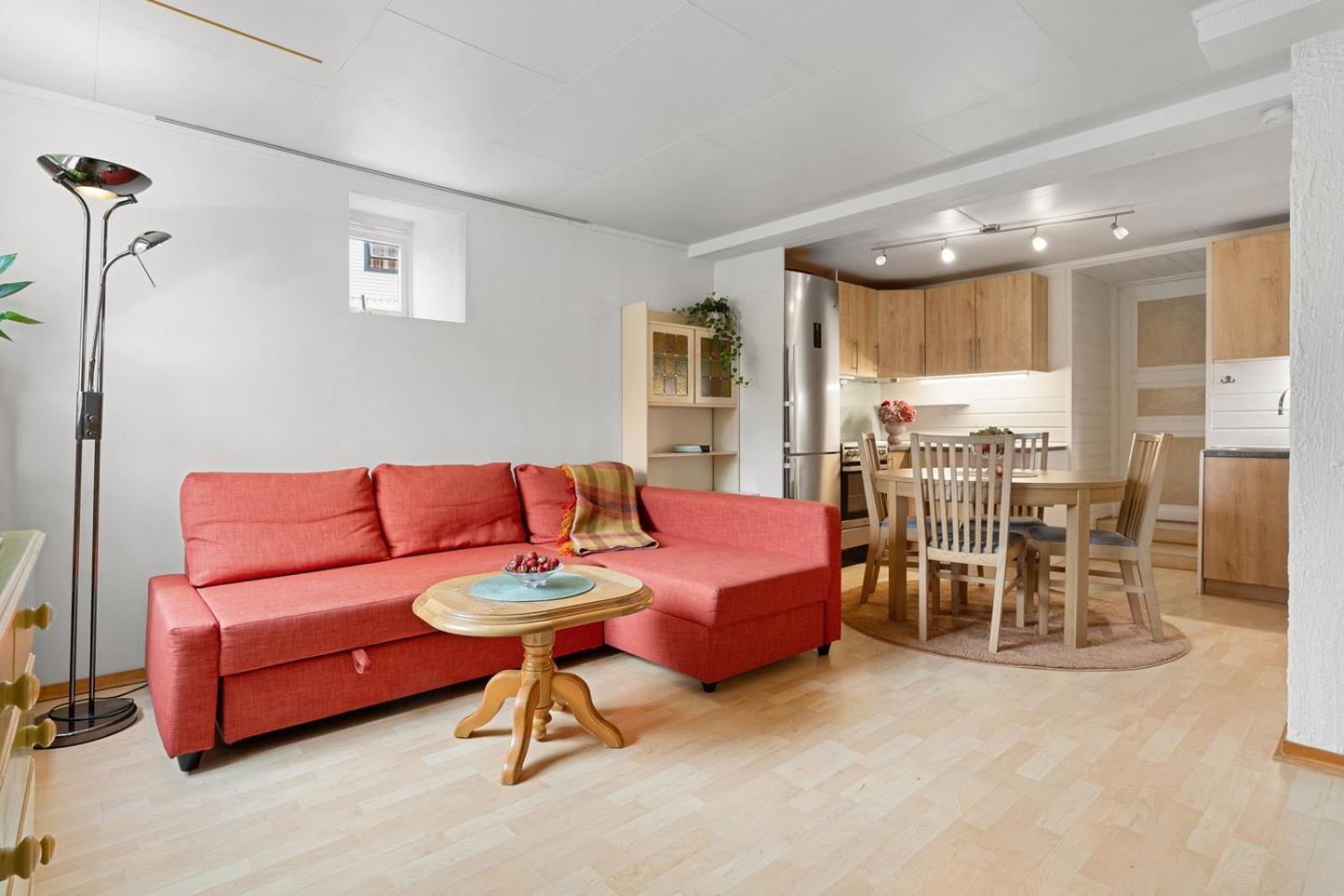Room In Cozy Apartment 7 Min Walk From The City Center Tromsø Buitenkant foto