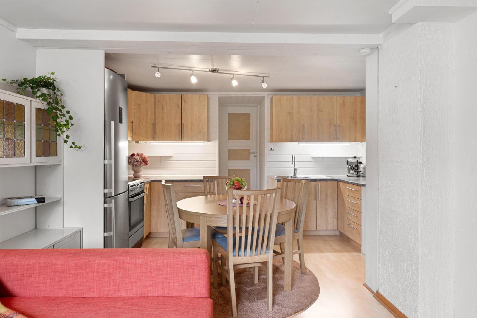 Room In Cozy Apartment 7 Min Walk From The City Center Tromsø Buitenkant foto